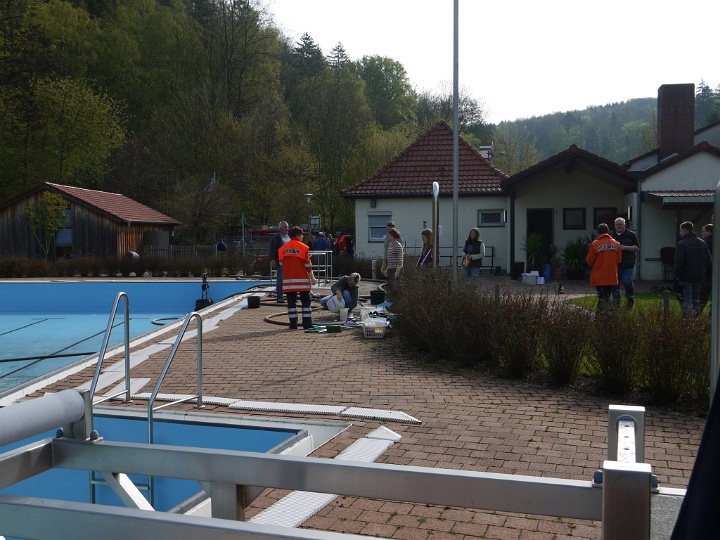 Schwimmbadreinigung Reiffenhausen 2013 008